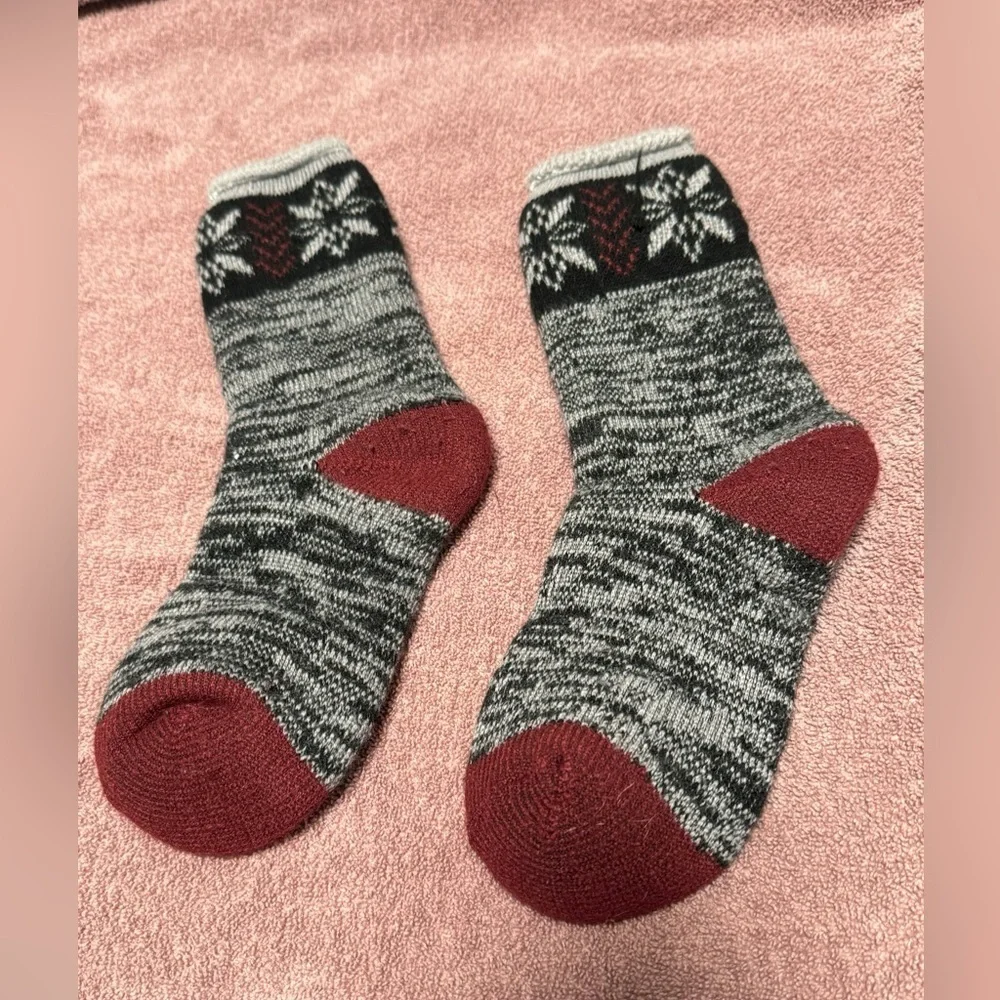 Set of 2 winter sock pairs NWOT WOMENS one size